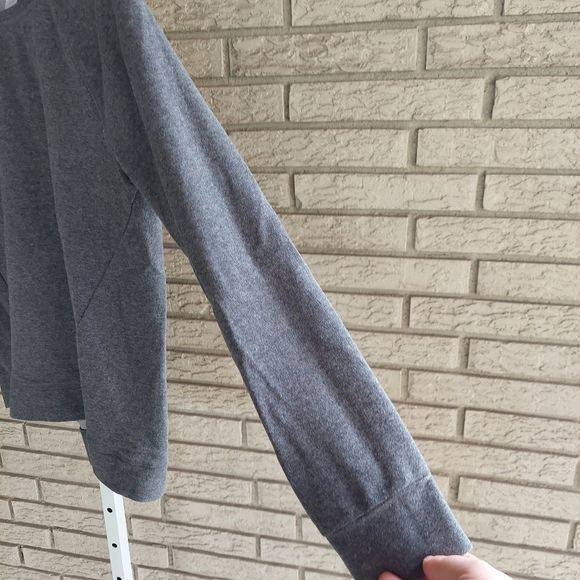 Athletic Works Gray Sweatshirt Medium GUC - Picture 5 of 6